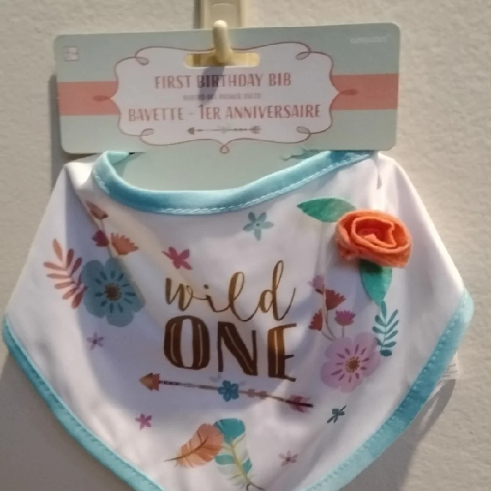D- NWT Wild One First Birthday Bib - Multicolor